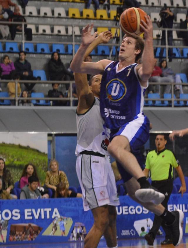 La Uni�n par� a Estudiantes