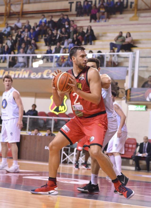 San Mart�n comenz� con buena mano